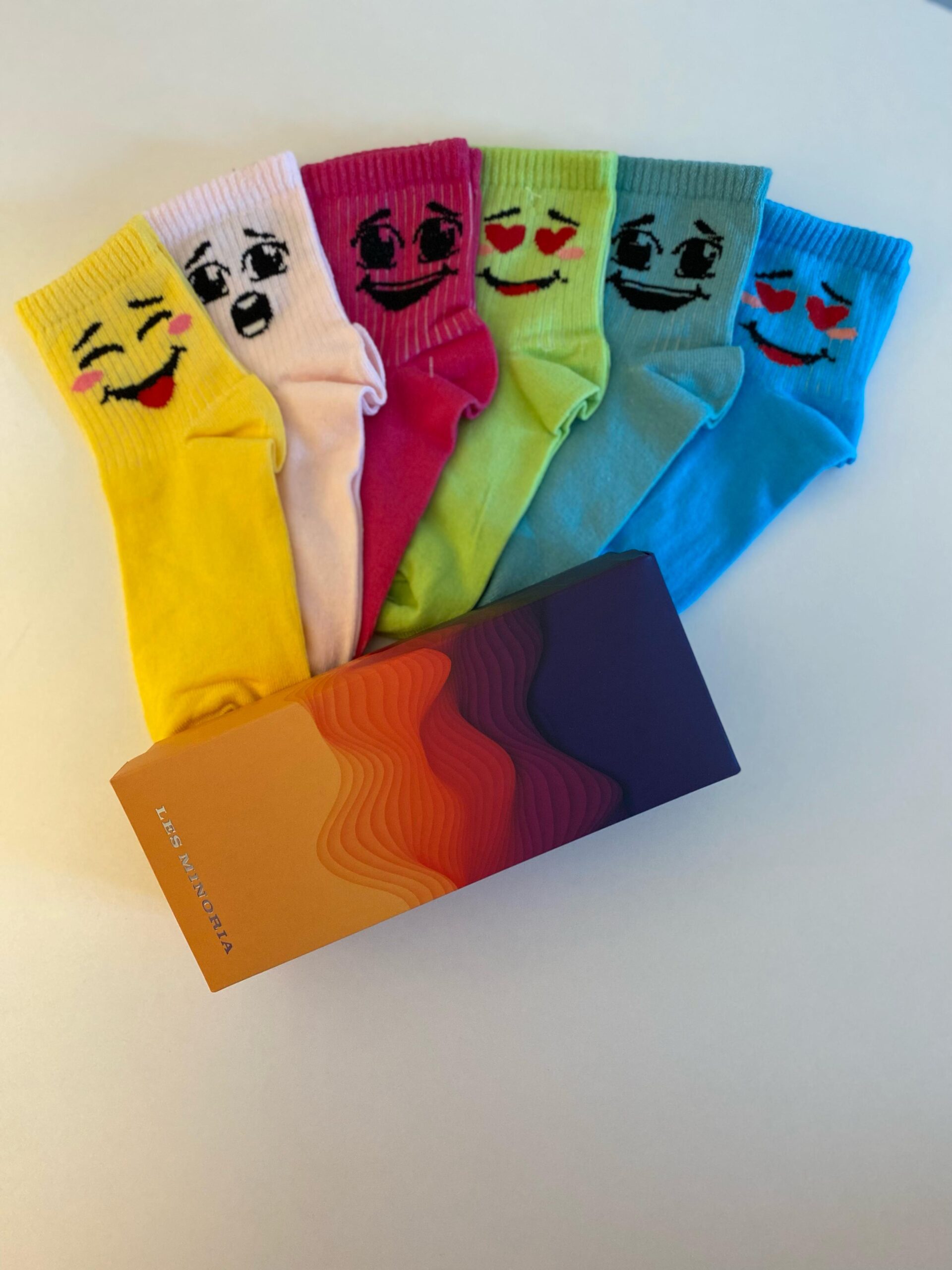 6-lı Gülen Yüz Emojili Pamuklu Kadın Çorap – LES MINORIA